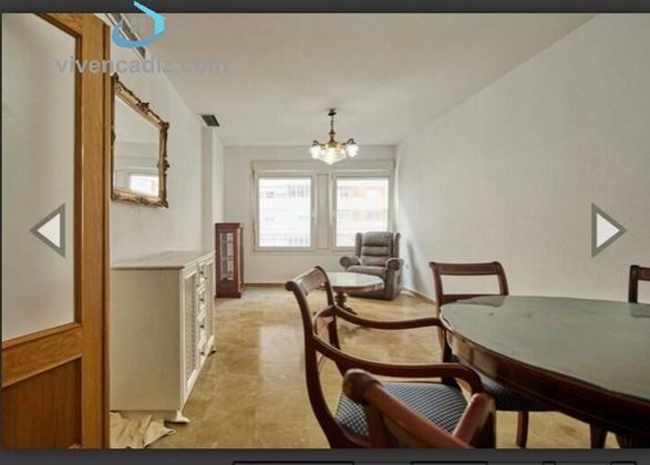 Foto 1 de Venta de piso en Cortadura - Zona Franca  de 4 habitaciones con balcón y aire acondicionado