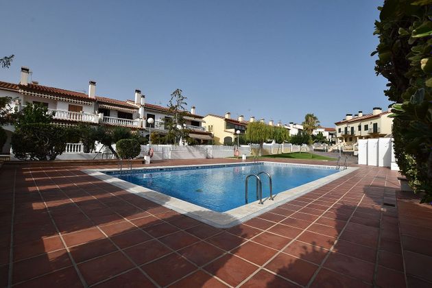 Foto 1 de Casa adossada en venda a Sant Jordi-Babilonia de 5 habitacions amb terrassa i piscina