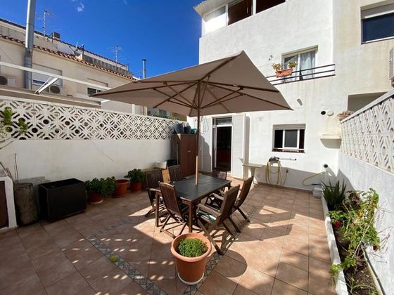 Foto 1 de Casa en venda a Centre - Torredembarra de 4 habitacions amb terrassa i garatge