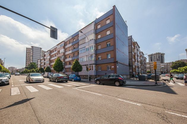 Foto 1 de Venta de piso en calle Cataluña de 3 habitaciones con balcón y calefacción