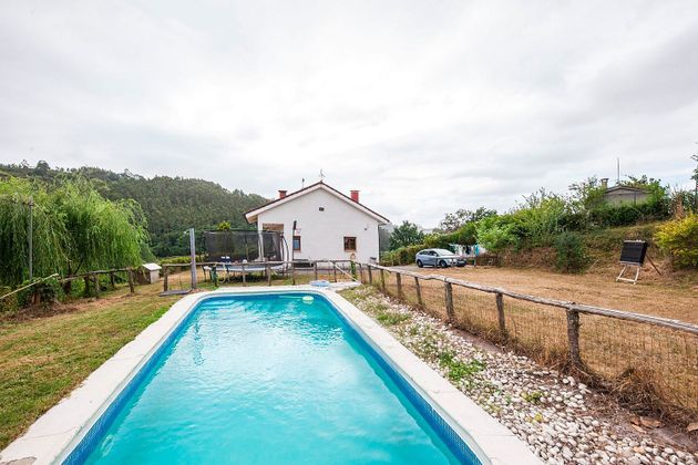 Foto 2 de Casa en venta en parque Ruedes de 3 habitaciones con piscina y jardín