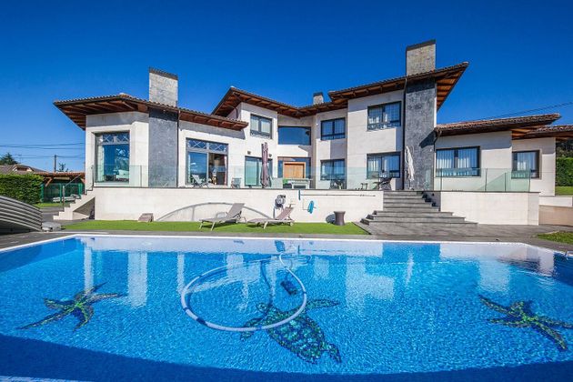 Foto 2 de Xalet en venda a calle De Bérbora de 7 habitacions amb terrassa i piscina
