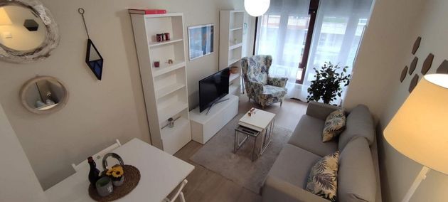 Foto 1 de Alquiler de piso en El Bibio - Parque de 1 habitación y 40 m²