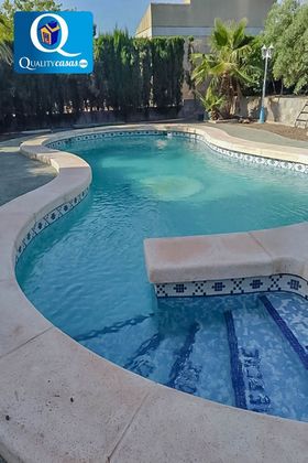 Foto 2 de Xalet en venda a Los Girasoles de 5 habitacions amb terrassa i piscina