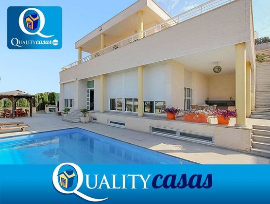 Foto 1 de Xalet en venda a Vistahermosa de 5 habitacions amb terrassa i piscina