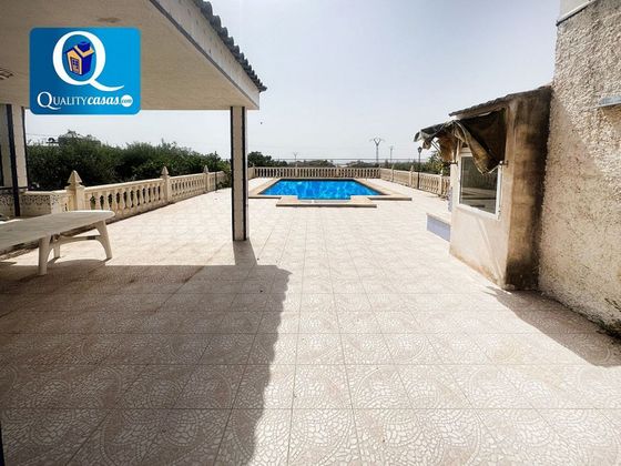 Foto 2 de Chalet en venta en Crevillent de 7 habitaciones con terraza y piscina