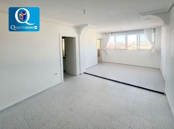 Foto 1 de Ático en venta en Altozano - Conde Lumiares de 3 habitaciones con terraza y ascensor