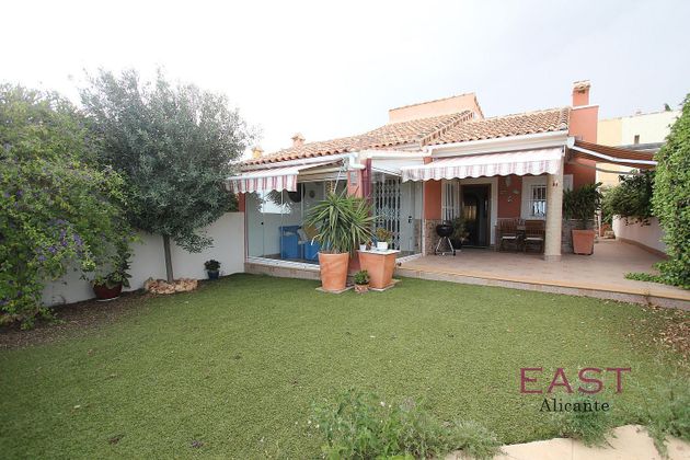 Foto 1 de Casa en venda a Bonalba-Cotoveta de 2 habitacions amb terrassa i piscina