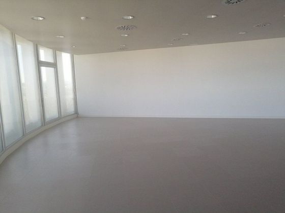 Foto 1 de Alquiler de oficina en Barrios (Los) de 120 m²