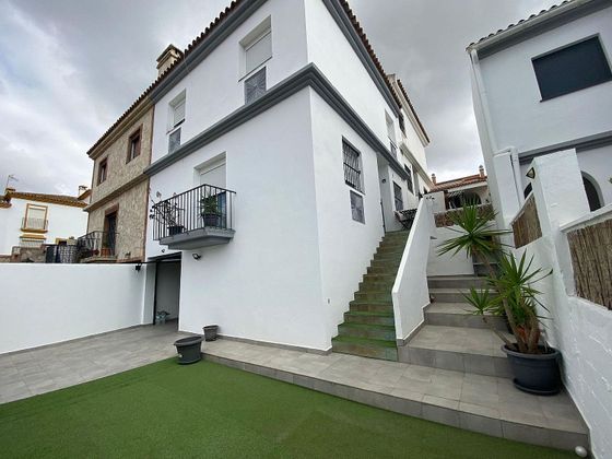 Foto 2 de Casa en venda a Barrios (Los) de 4 habitacions amb terrassa i jardí