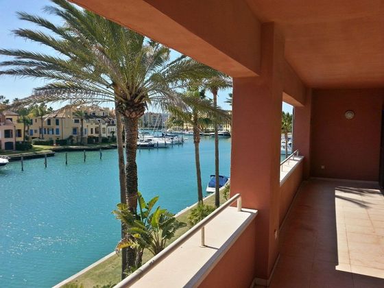Foto 1 de Dúplex en lloguer a Puerto de Sotogrande-La Marina de 4 habitacions amb terrassa i piscina