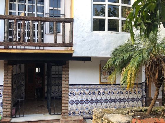 Foto 1 de Casa en venda a La Granja-La Colina-Los Pastores de 4 habitacions amb terrassa i jardí