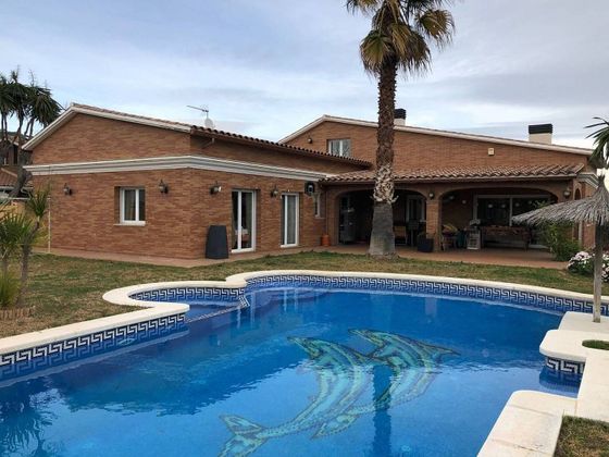 Foto 1 de Casa en venda a Cabrera de Mar de 4 habitacions amb terrassa i piscina