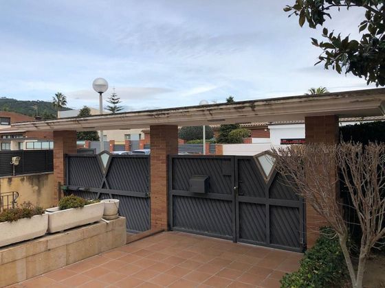 Foto 2 de Venta de casa en Cabrera de Mar de 4 habitaciones con terraza y piscina