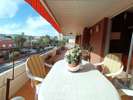Foto 2 de Piso en venta en Vilassar de Mar de 4 habitaciones con terraza y piscina