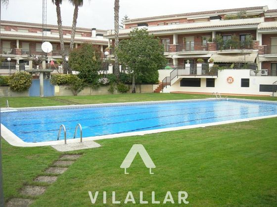 Foto 1 de Casa en venta en Vilassar de Mar de 4 habitaciones con terraza y piscina