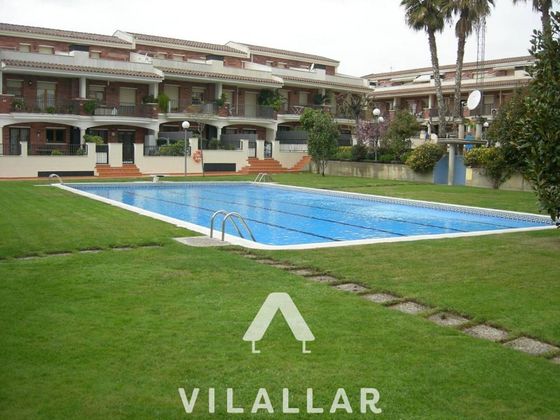 Foto 2 de Casa en venta en Vilassar de Mar de 4 habitaciones con terraza y piscina