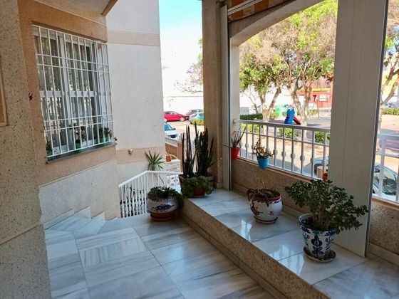 Foto 1 de Venta de casa en Roquetas Centro de 4 habitaciones con terraza y garaje