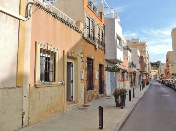 Foto 2 de Venta de casa en Centro - Almería de 2 habitaciones con terraza