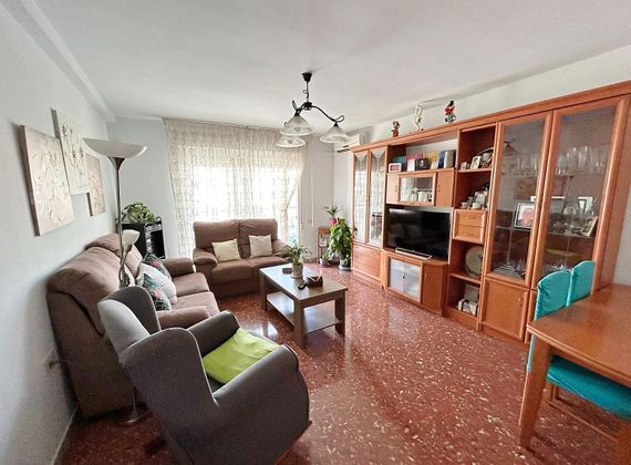 Foto 2 de Pis en venda a Nueva Andalucía de 4 habitacions amb terrassa i aire acondicionat