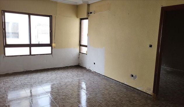 Foto 2 de Venta de piso en Mengíbar de 2 habitaciones y 78 m²