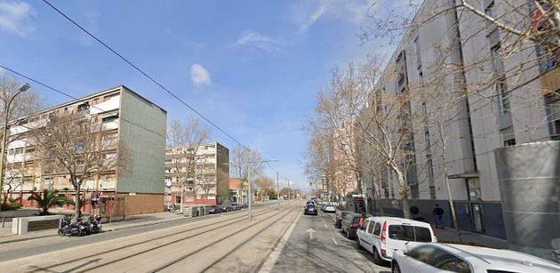 Foto 1 de Venta de piso en El Besós i el Maresme de 3 habitaciones con terraza
