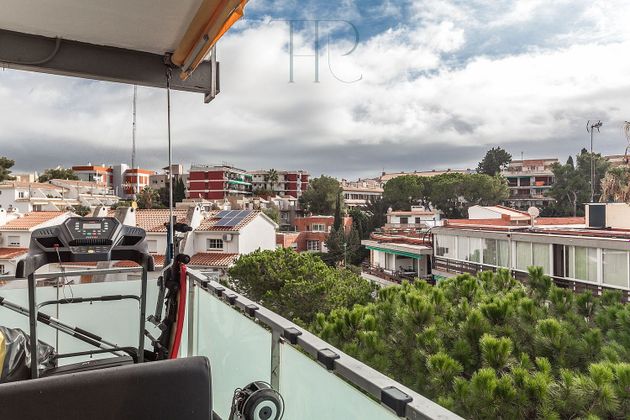 Foto 2 de Pis en venda a Urbanitzacions del sud de 3 habitacions amb terrassa i balcó