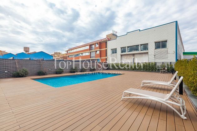 Foto 2 de Piso en venta en Montgat de 2 habitaciones con terraza y piscina