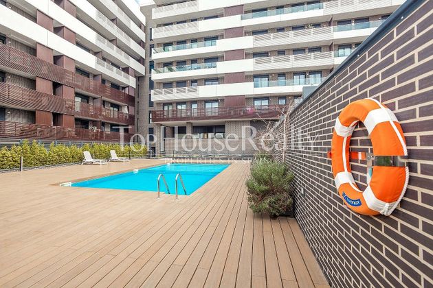 Foto 1 de Piso en venta en Montgat de 2 habitaciones con terraza y piscina