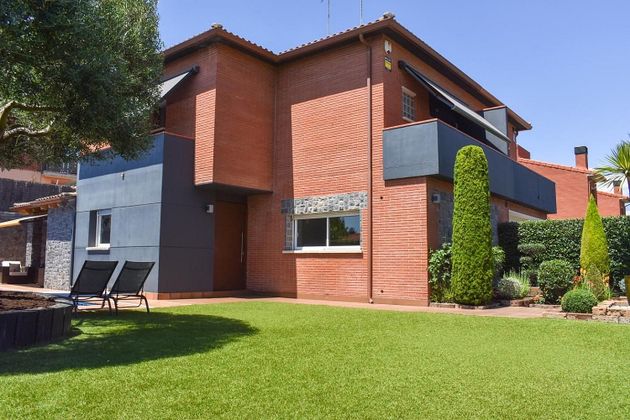 Foto 2 de Casa adossada en venda a Polinyà de 4 habitacions amb terrassa i piscina