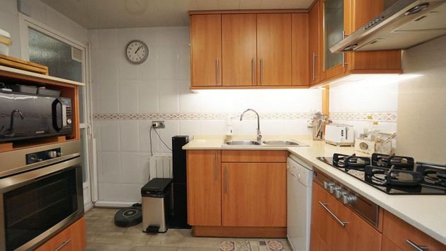 Foto 2 de Piso en venta en Centre - Eixample – Can Llobet – Can Serra de 3 habitaciones con aire acondicionado y calefacción