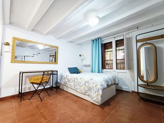 Foto 1 de Pis en lloguer a Sant Pere, Santa Caterina i la Ribera de 1 habitació amb mobles i balcó