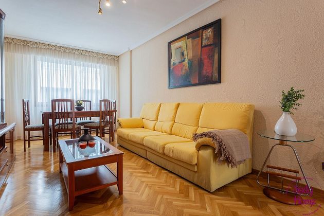 Foto 1 de Pis en lloguer a Paseo Independencia de 3 habitacions amb mobles i calefacció
