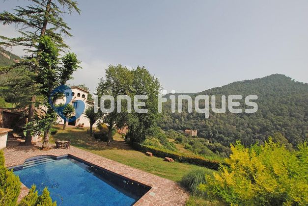 Foto 1 de Casa rural en venda a Figaró-Montmany de 6 habitacions amb piscina i jardí