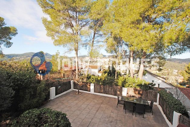 Foto 1 de Casa en venta en Cervelló de 3 habitaciones con jardín
