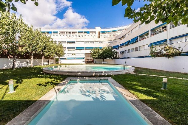 Foto 2 de Pis en venda a Gràcia de 3 habitacions amb terrassa i piscina