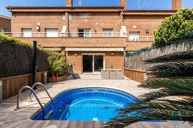 Foto 1 de Casa en venda a Sant Quirze Parc- Vallsuau - Castellet de 4 habitacions amb terrassa i piscina