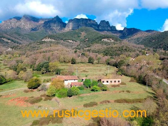 Foto 1 de Casa rural en venda a Vall d´en Bas, la de 6 habitacions amb jardí