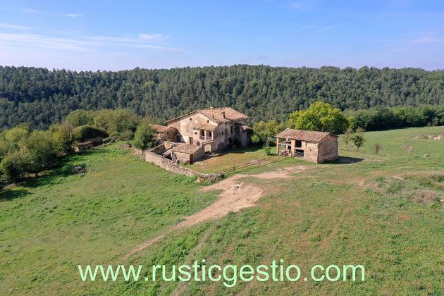 Foto 1 de Casa rural en venda a Sant Boi de Lluçanès de 8 habitacions amb terrassa i jardí