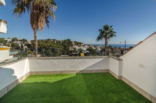 Foto 2 de Xalet en venda a Botigues de Sitges - Garraf de 4 habitacions amb terrassa i piscina