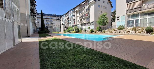 Foto 1 de Dúplex en venda a calle De Salvador Seguí de 3 habitacions amb piscina i jardí