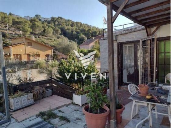 Foto 2 de Chalet en venta en Castellet i la Gornal de 4 habitaciones con terraza y jardín