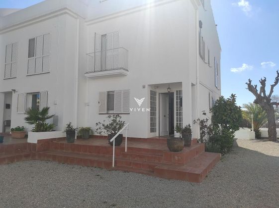 Foto 2 de Venta de casa en Sant Pere de Ribes Centro de 4 habitaciones con terraza y jardín