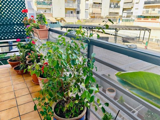 Foto 2 de Piso en venta en Les Roquetes de 3 habitaciones con terraza y jardín