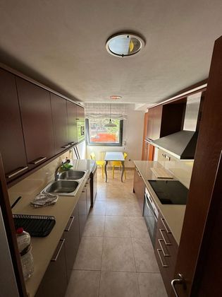 Foto 2 de Venta de piso en Fontsanta - Fatjó de 4 habitaciones con terraza y piscina