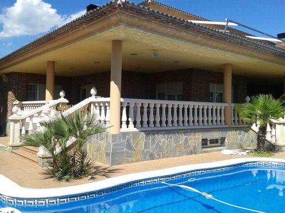 Foto 2 de Venta de chalet en Almoster de 6 habitaciones con terraza y piscina