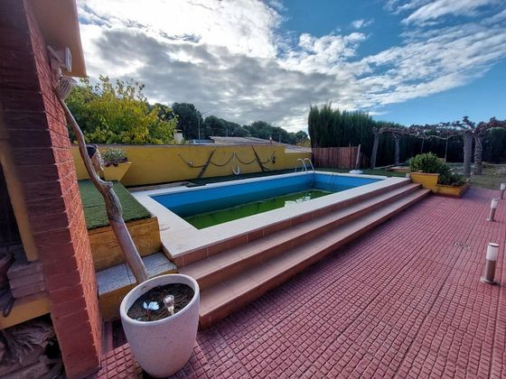 Foto 1 de Venta de chalet en Vallmoll de 4 habitaciones con terraza y piscina
