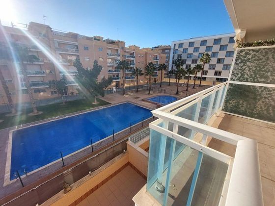 Foto 2 de Pis en venda a avenida De Josep Pla de 4 habitacions amb piscina i balcó