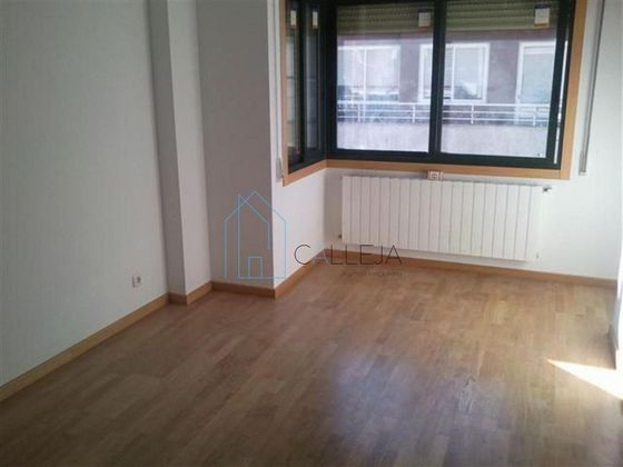 Foto 2 de Dúplex en venta en Couto de 3 habitaciones con terraza y garaje