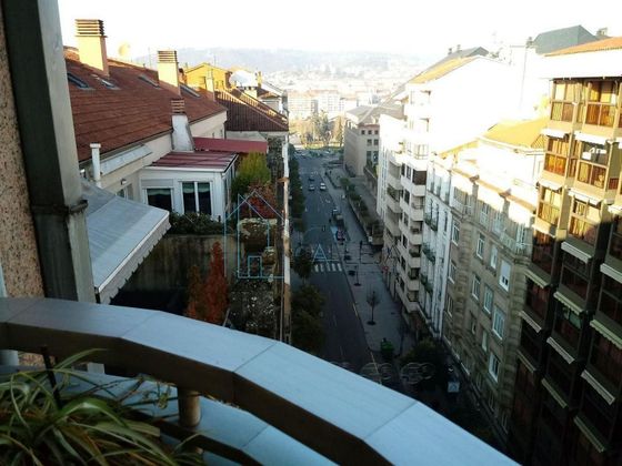 Foto 2 de Pis en lloguer a Centro - Ourense de 2 habitacions amb mobles i balcó
